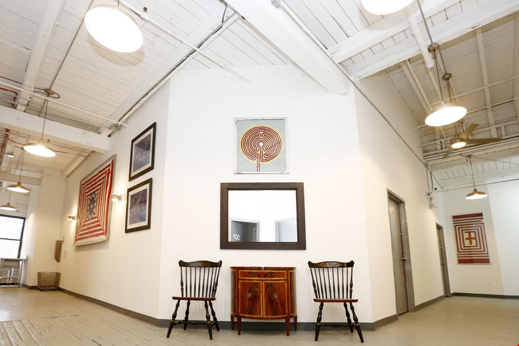 Urban Yard + Footbridge + Queensbridge Studios in Prime Location LIC, Queens