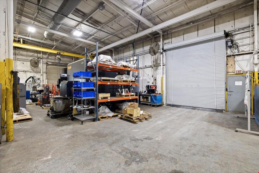 Conditioned Industrial Facility with 8 Cranes