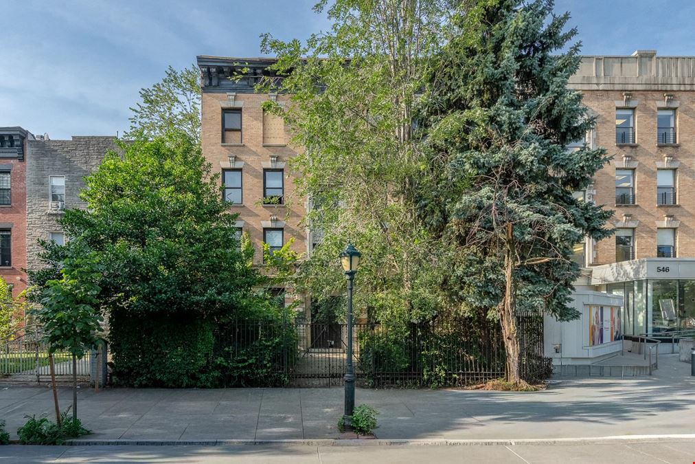 554 Eastern Pkwy