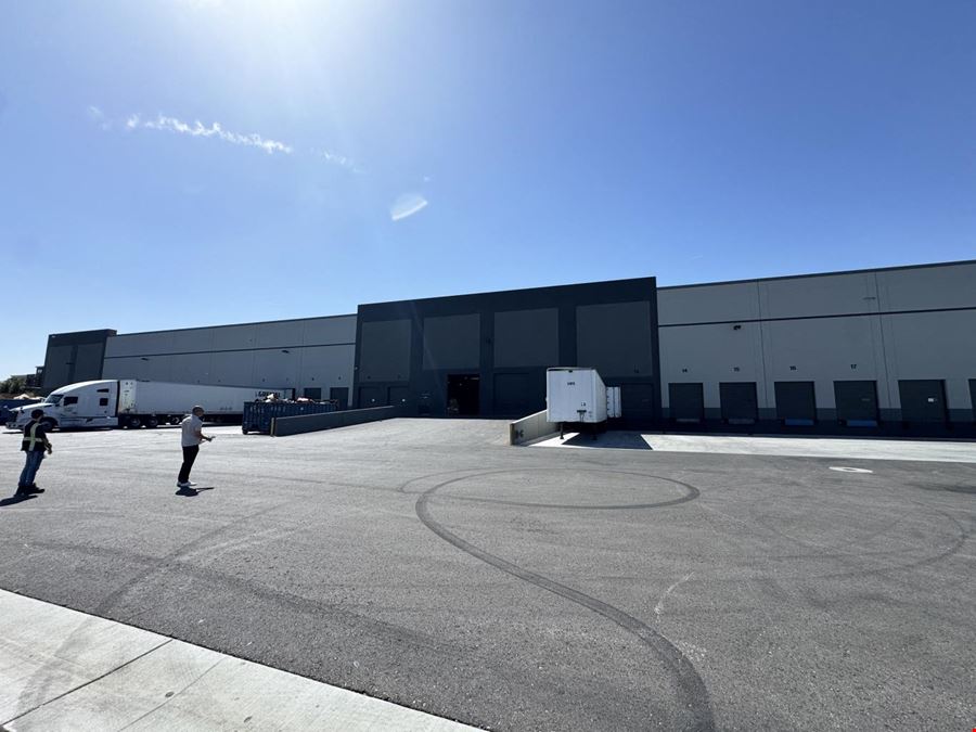 *Sublease* ±103K SF office/warehouse - West Henderson