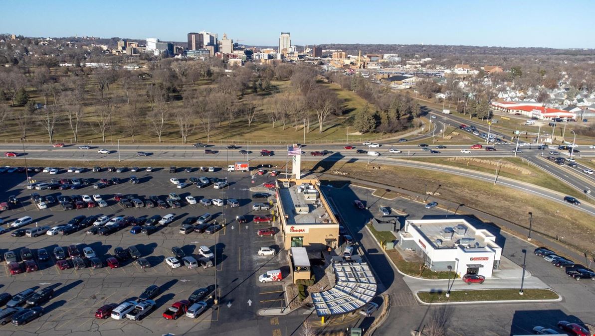 1201 Broadway Ave - Crossroads Shopping Center