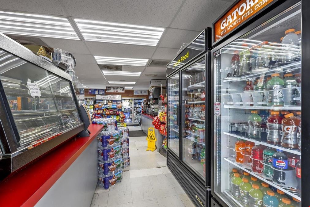 1,260 SF Convenience Store for Sale