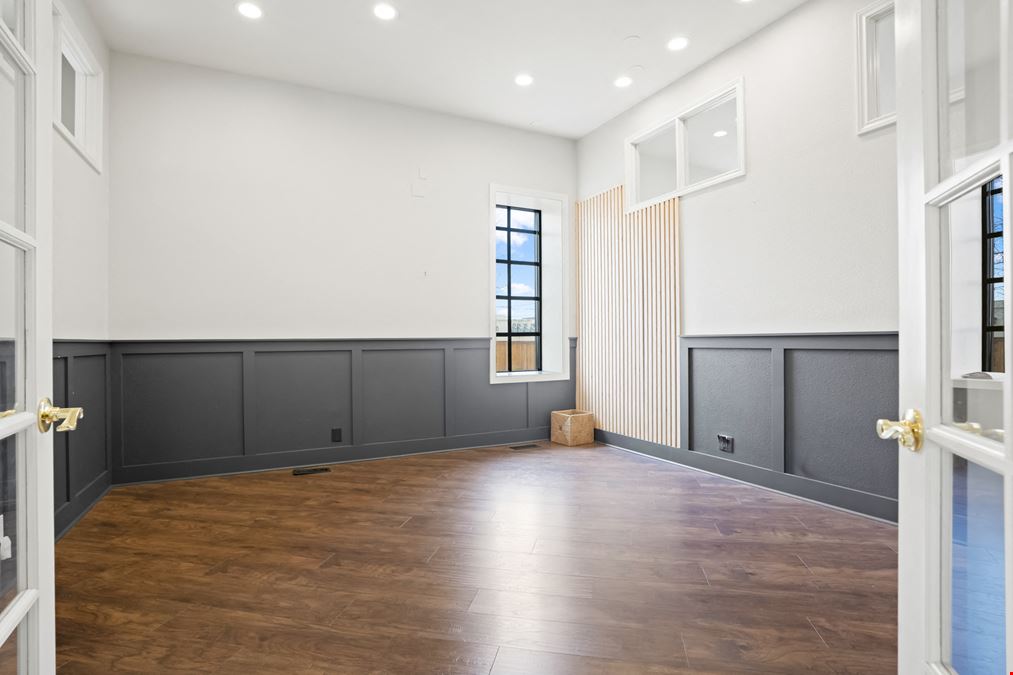 2505 W Alamo Ave
