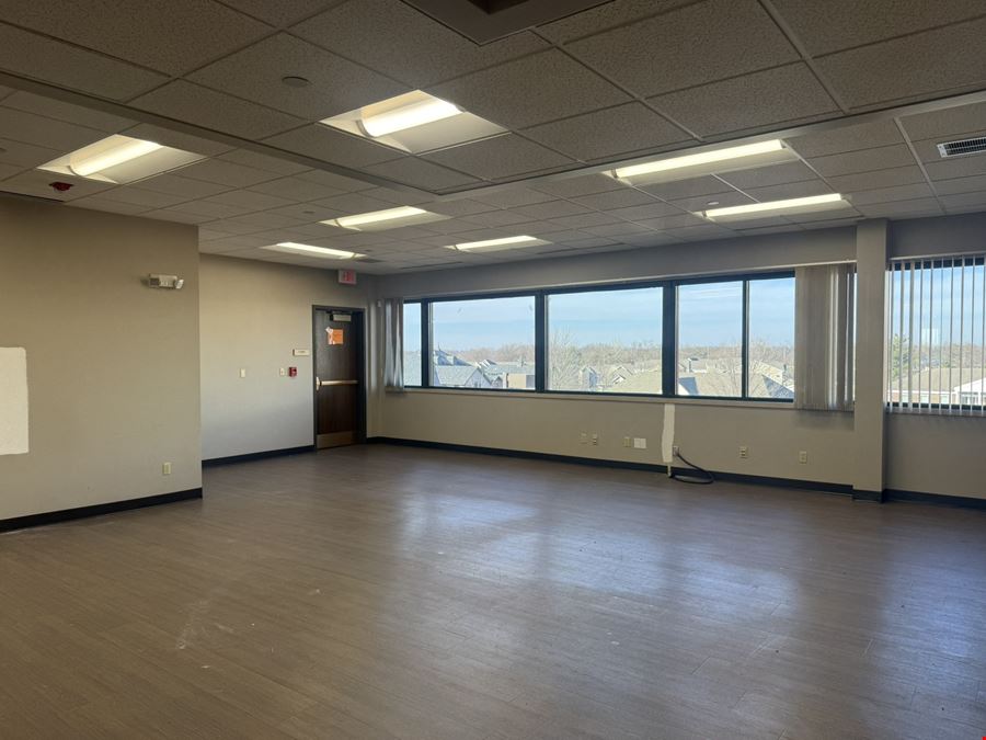 PROFESSIONAL OFFICE SPACE EAST BATTLEFIELD
