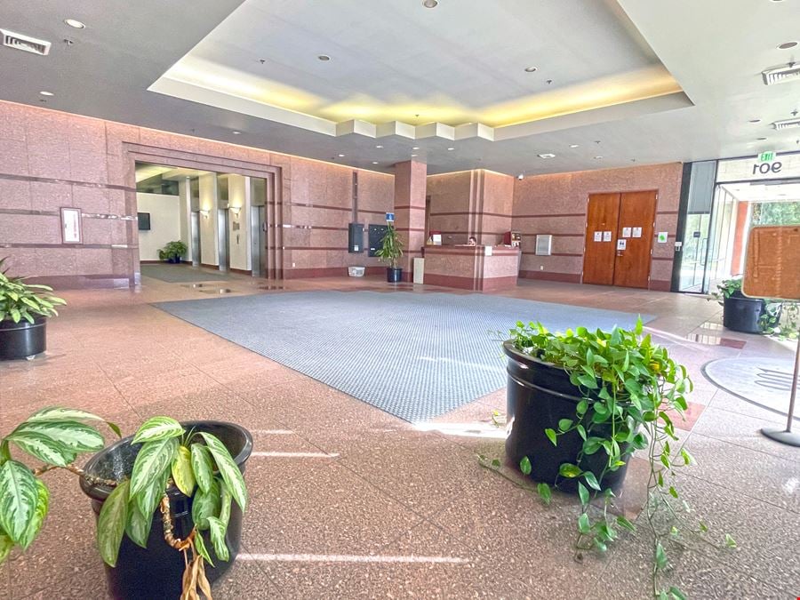 LOS ANGELES CORPORATE CENTER