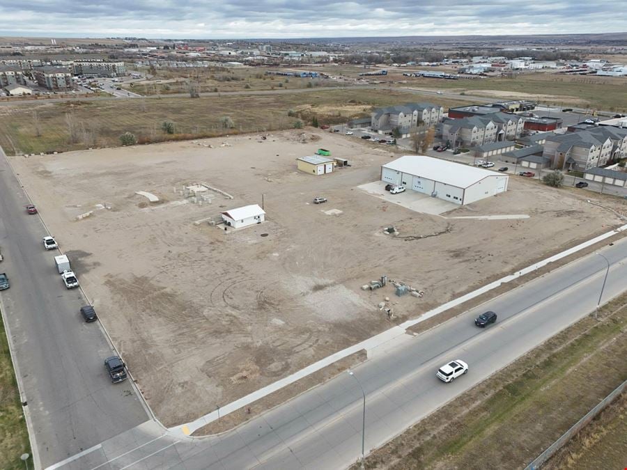 ±11,520 SF Flex/Commercial Building | ±7.72 Acre Stabilized Yard