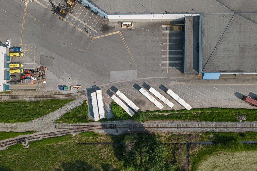 Unit 100 - 7530 Hopcott Road