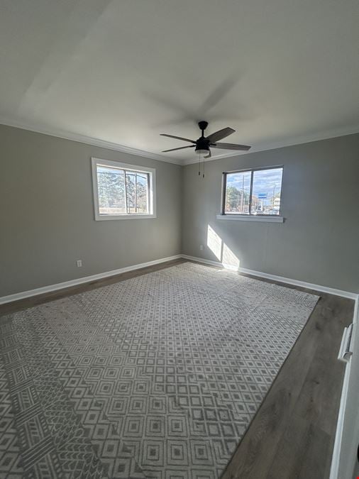 1401 Thompson Cir