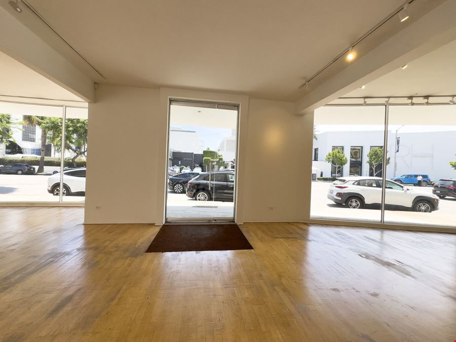 8767 Beverly Boulevard