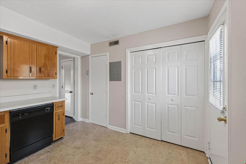 1531 E Knollwood Cir