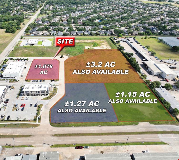1110 Grand Oak Blvd - 1.078 Acres