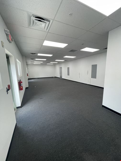 6618-6622 26th Ct E Flex Space Available