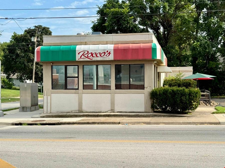1,359 SF Freestanding Restaurant / Retail Building For Sale in Northeast Springfield