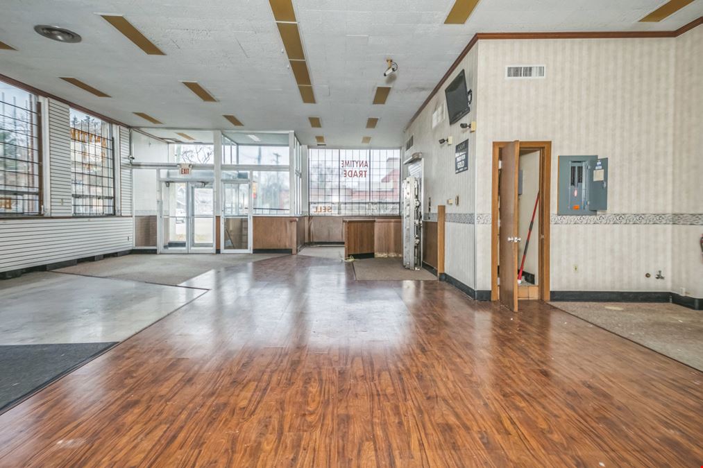 Muskegon - Free Standing Retail - Former Bank