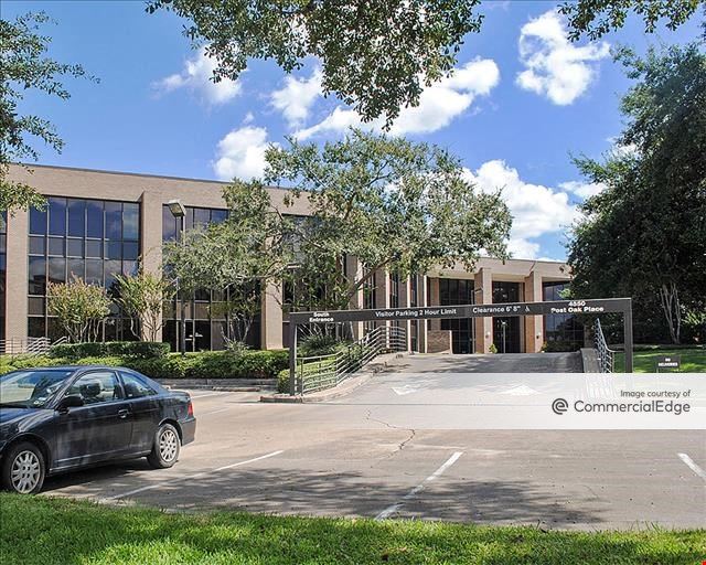 3.73 Acres & 211,420 SF Office in Houston, Texas