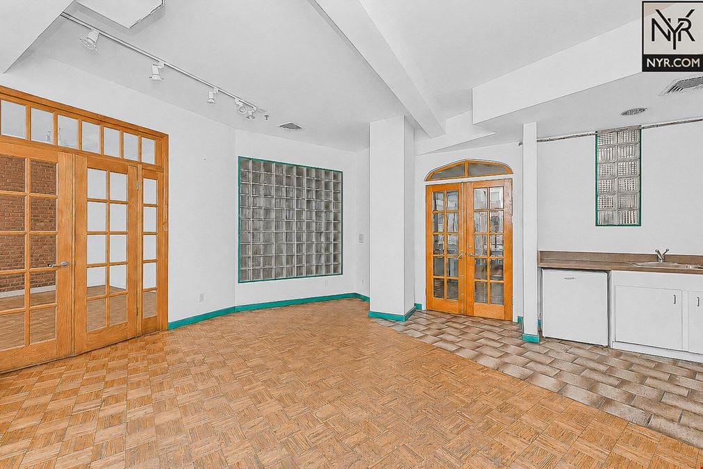 148 W 24th St