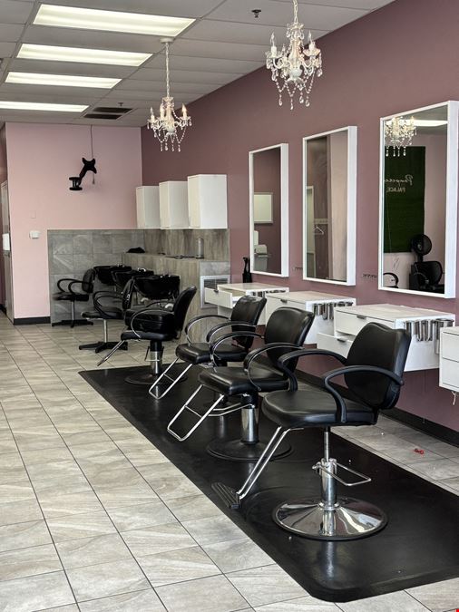 High Profile -  Fully Equipped Salon Space