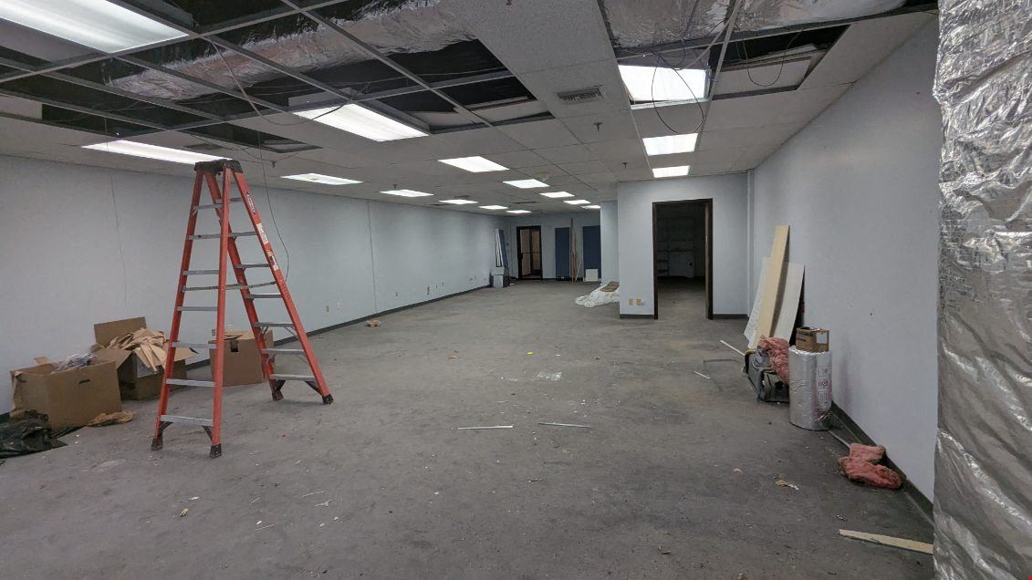 120 Lambert Lind Hwy Unit 6 1995 SF Warwick, RI 02886