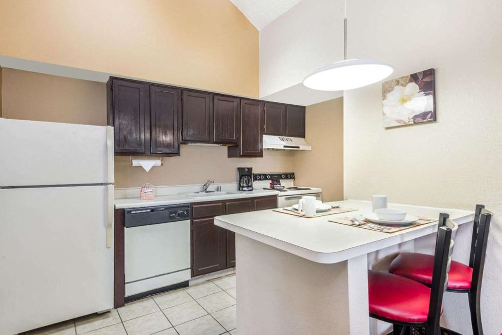 Hawthorn Suites - Dayton, OH