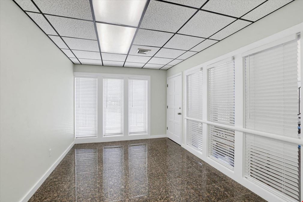 Office Bldg in Alexus Estates