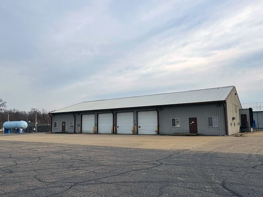 Light-Industrial/Warehouse Facility w/Cold Storage - Three Rivers