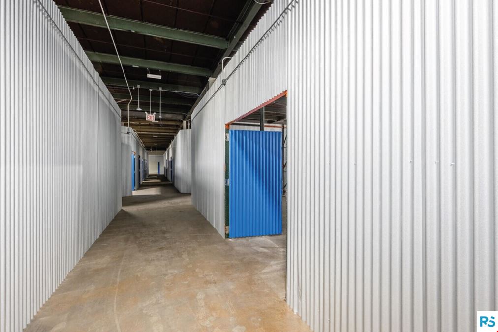 ReadySpaces Saddle Brook