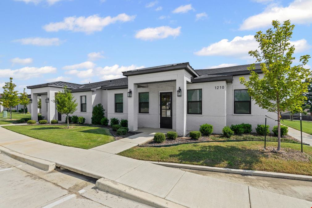 1210 N Kimball Ave