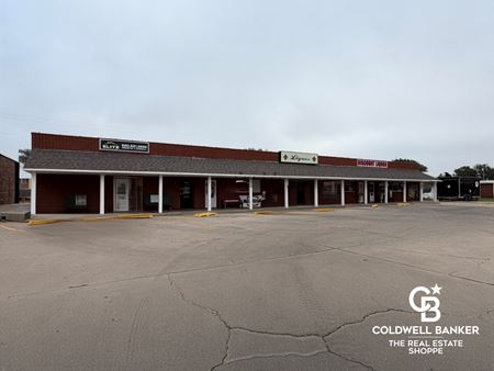 Preview of Retail space for Sale at 713 E KANSAS PLZ