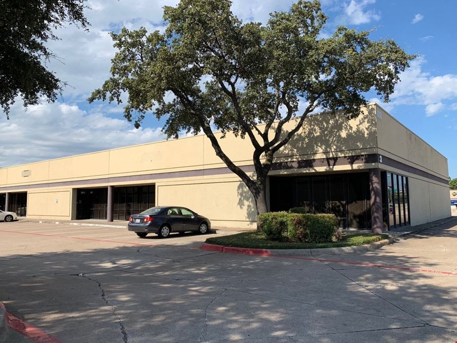 Office space along high traffic road in Richardson