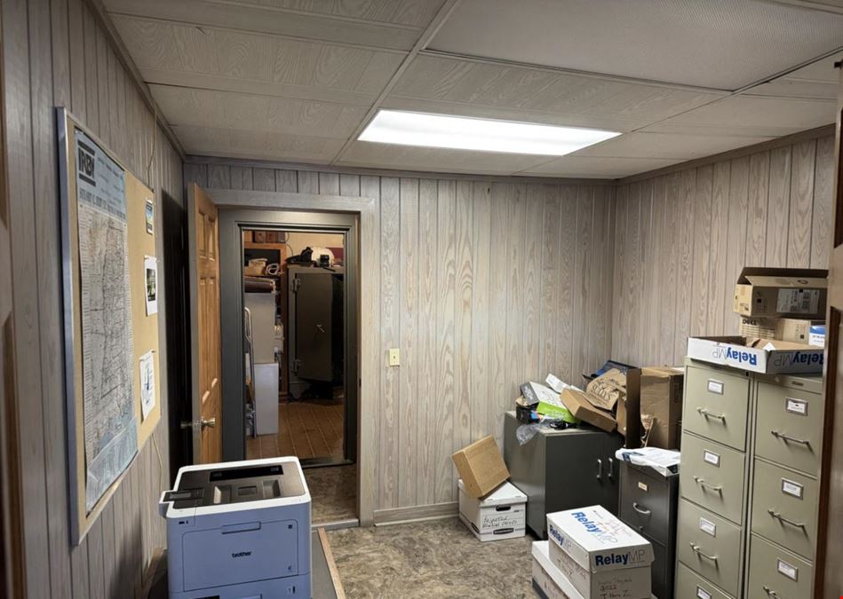Office for Sale in Petal