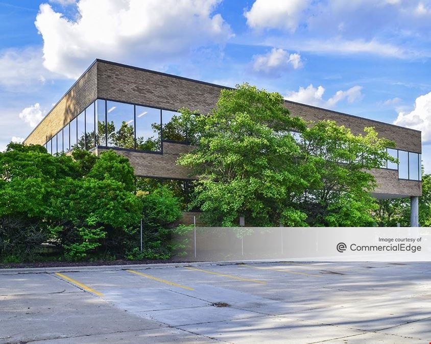 Bloomfield Office Center - 38505 Woodward Avenue