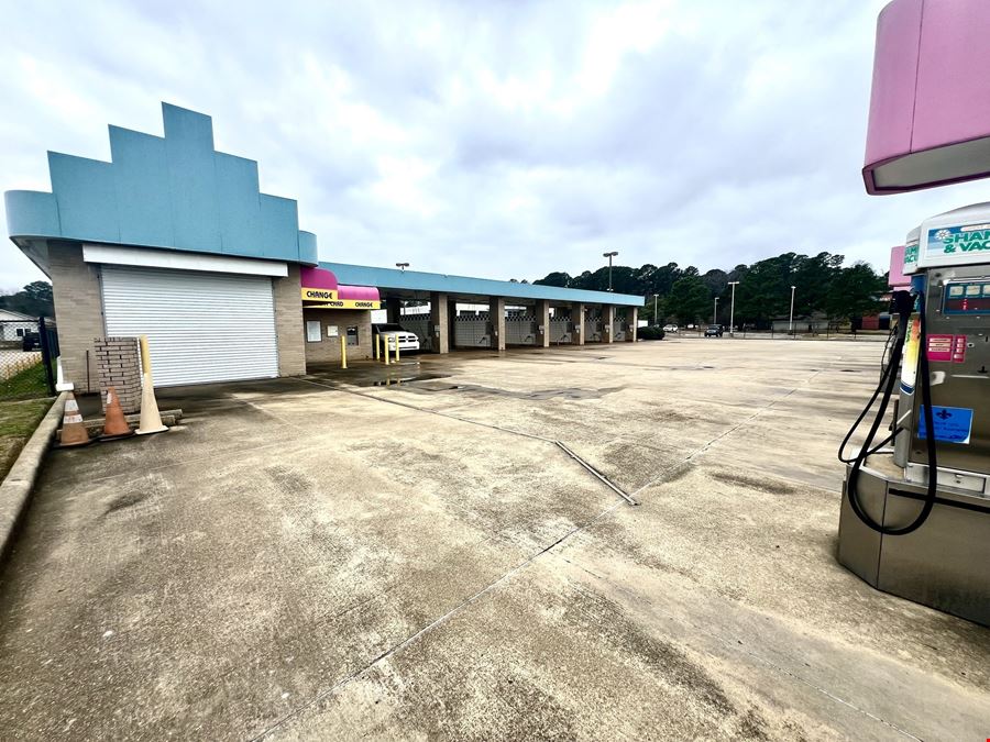 879 West Bert Kouns - Car Wash
