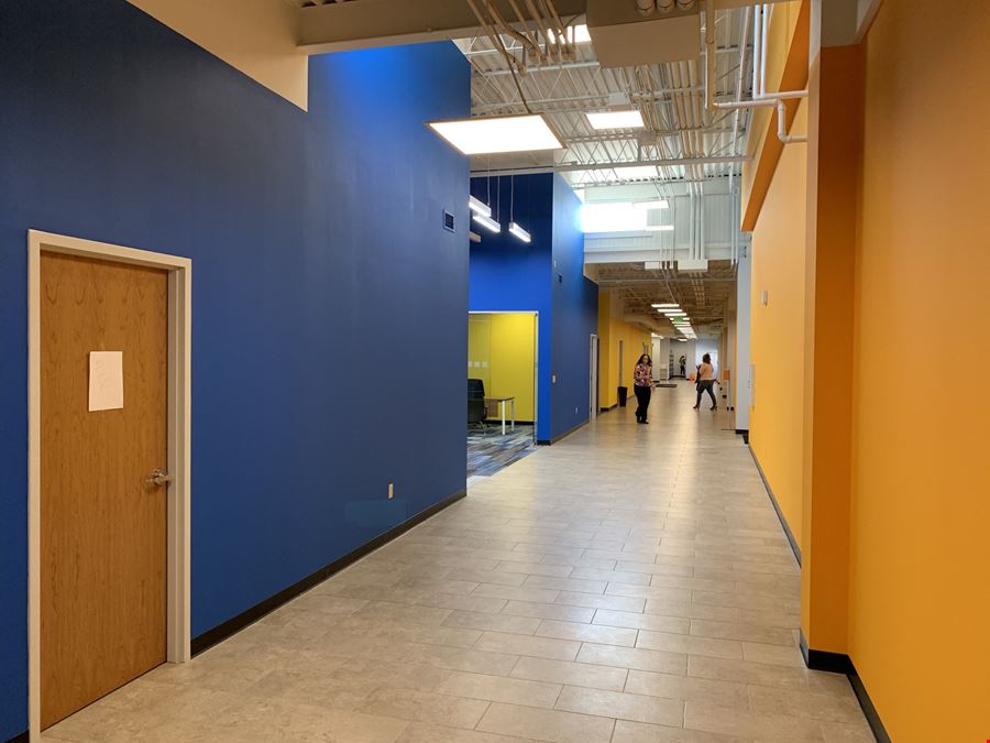 Outlet Corporate Center