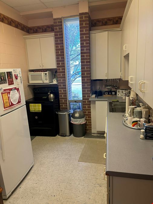 Ideal Owner-Occupant Opportunity