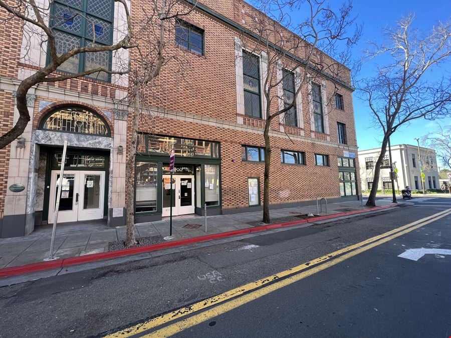 1900 Addison Suite 101