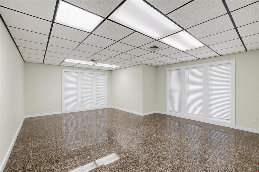 Office Bldg in Alexus Estates