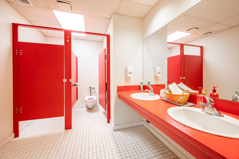 604 Federal Road (Rte. 7), Unit 1A, Brookfield, CT