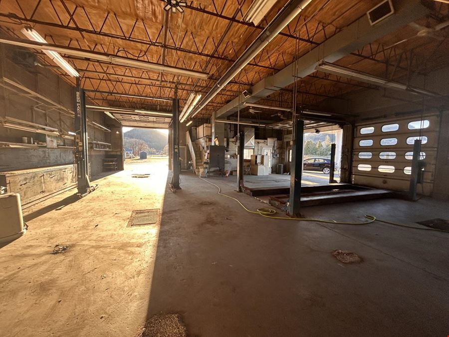Versatile Automotive & Service Property with Excess Land | Near HWY 61