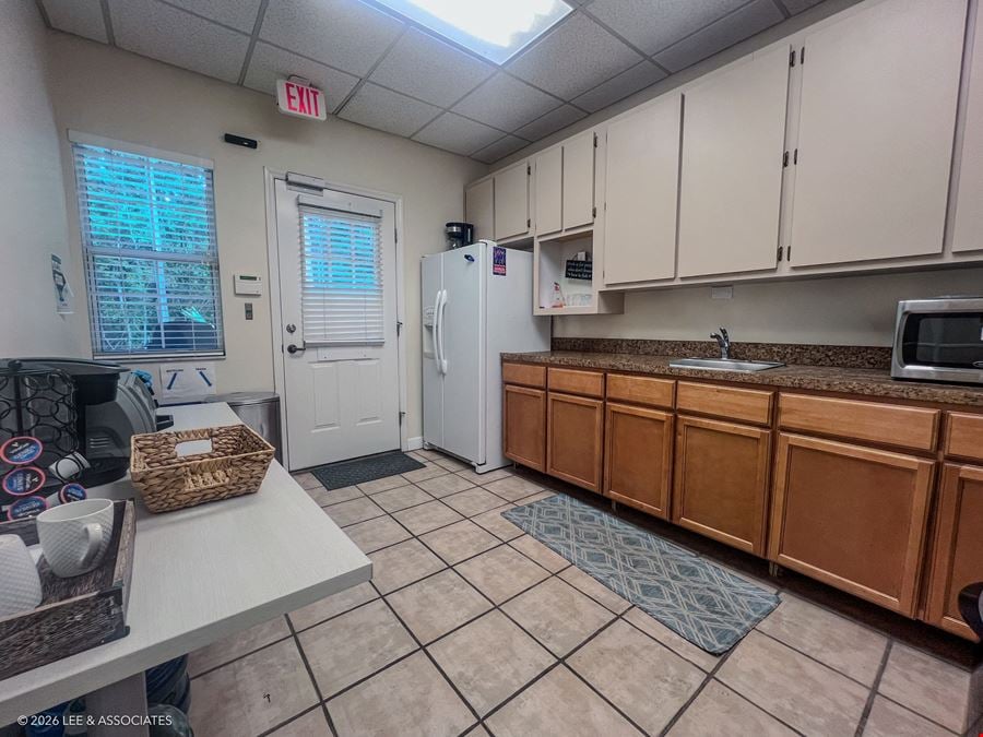 5800 NW 39th Ave, Suite 101A & 101B