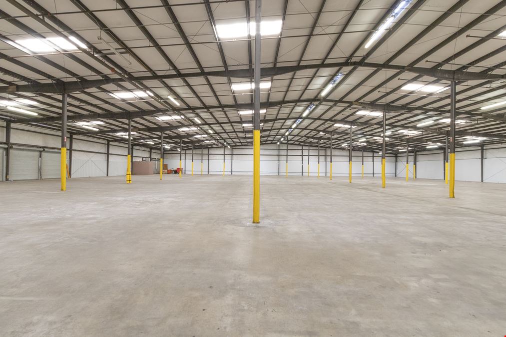 70,000 SF WAREHOUSE SPACE