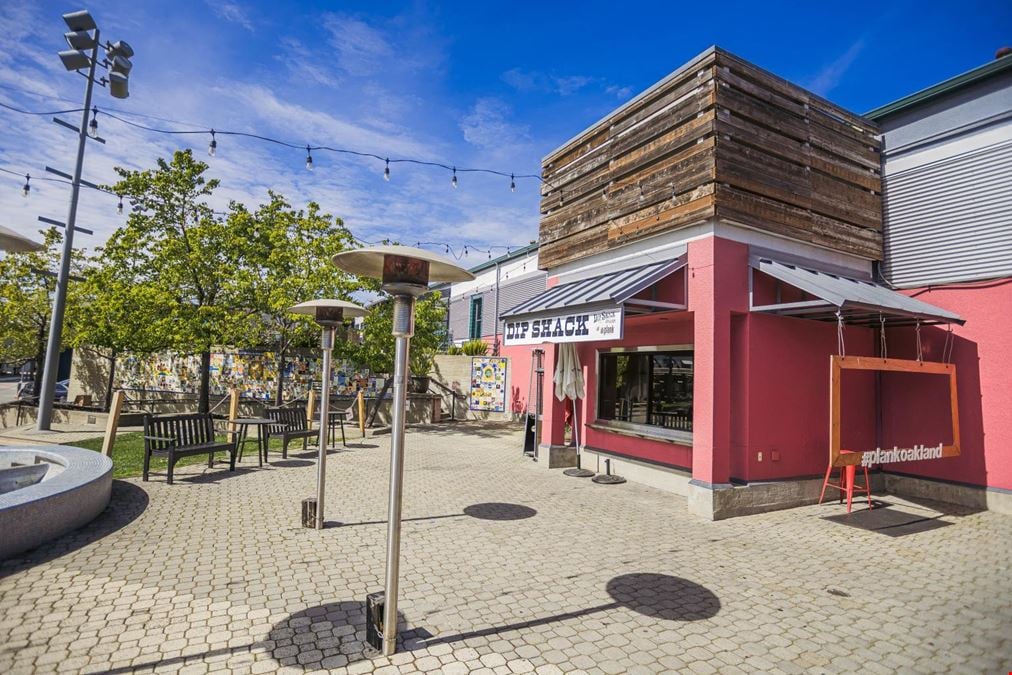 Jack London Square - 98 Broadway St