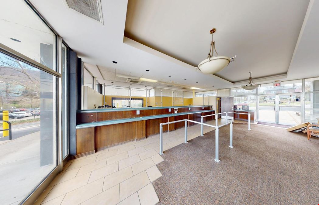 South Roanoke Location with Parking