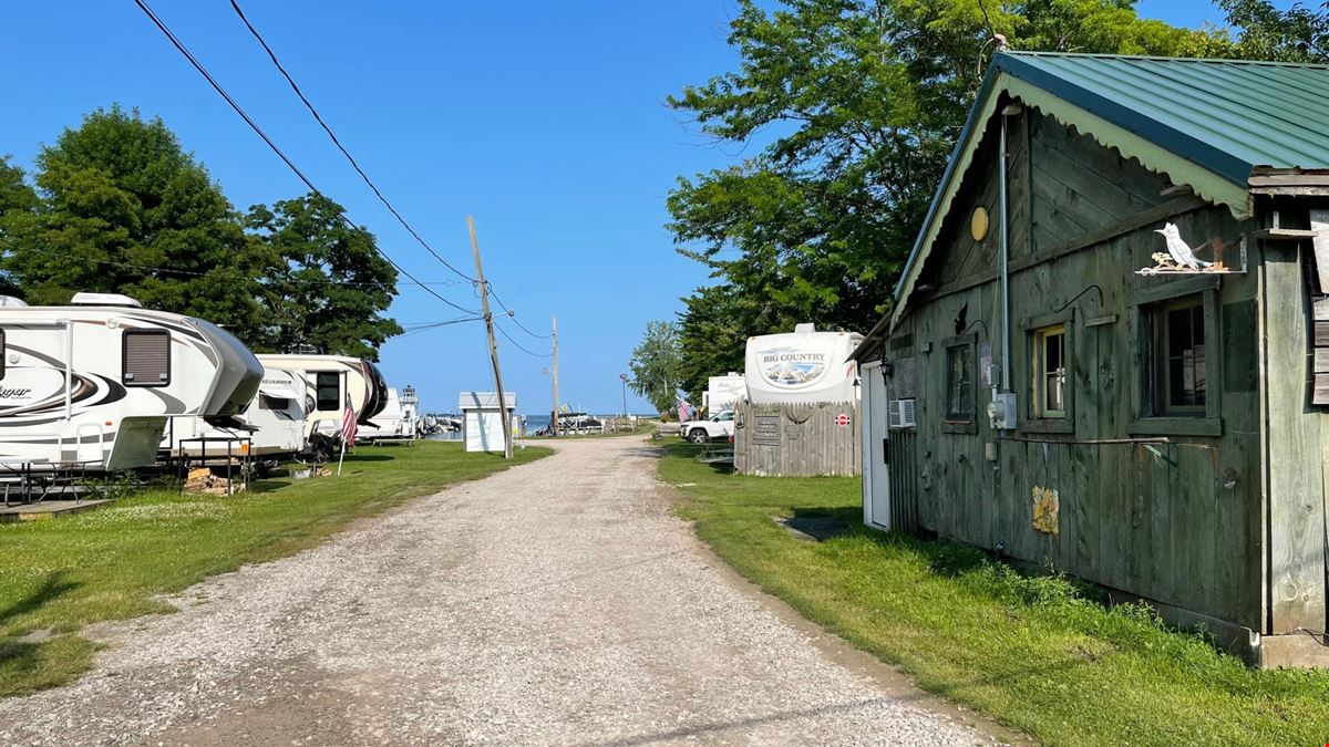 Pointe Au Gres Marina & Campground 
