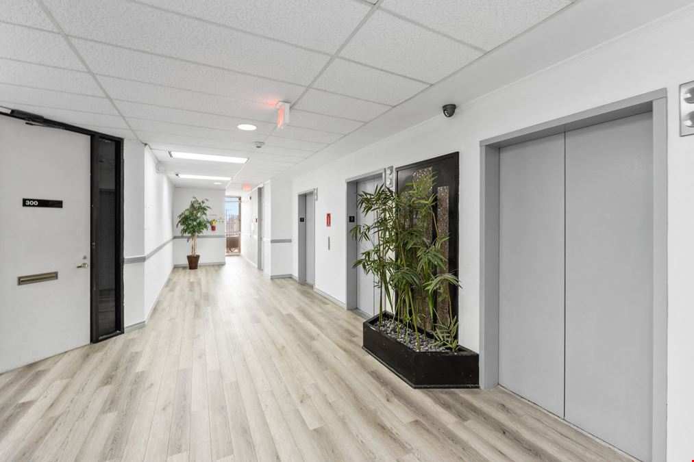 222 E Van Buren Ave