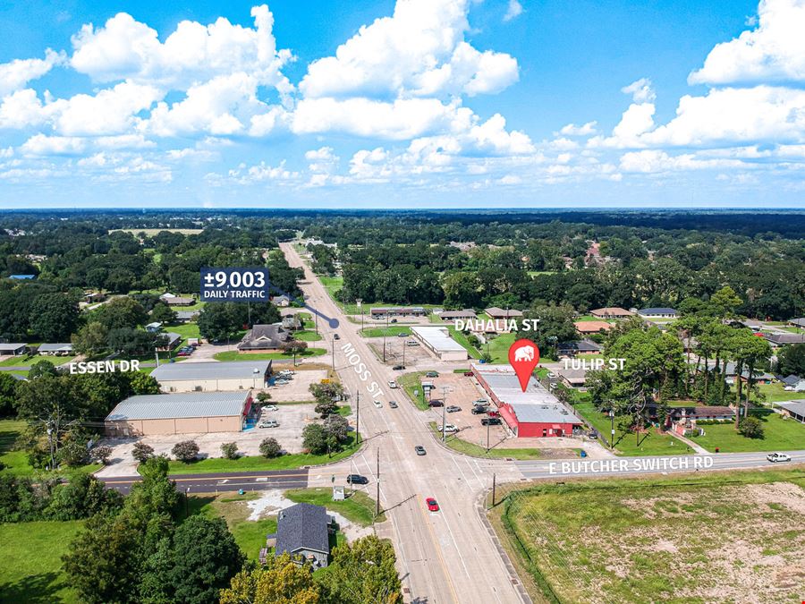 Income-Producing Retail Center along Highly Visible Moss Street