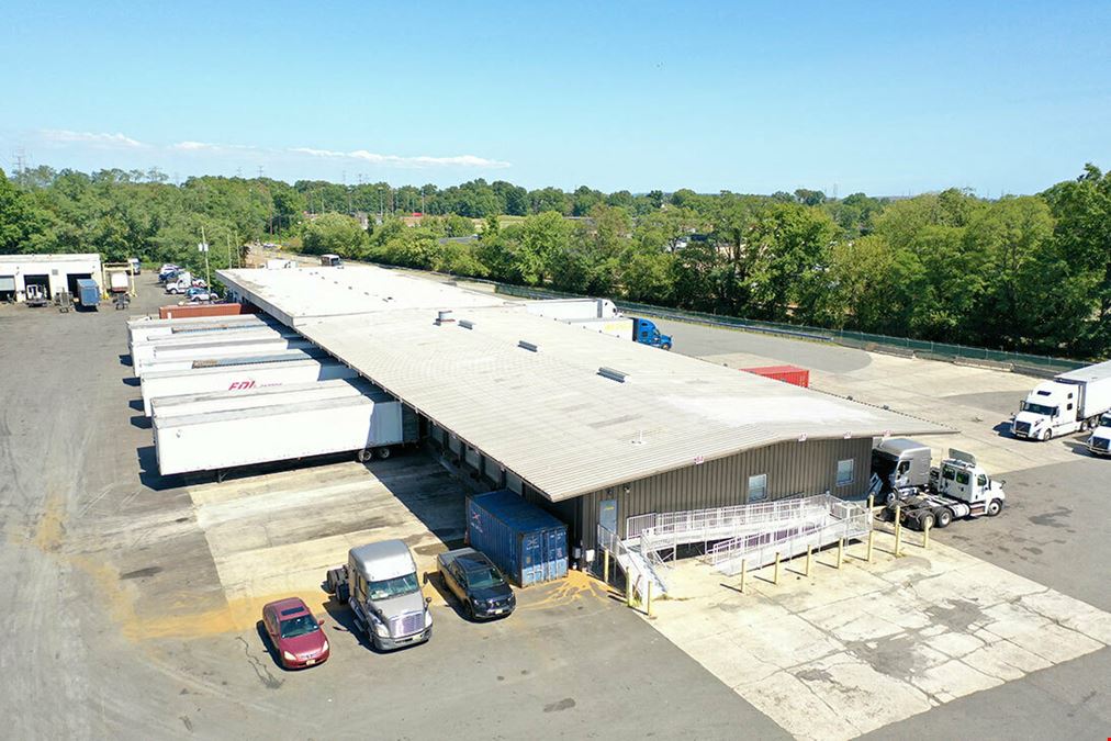 ±58-Door Terminal on 8.27-AC Opportunity for Lease