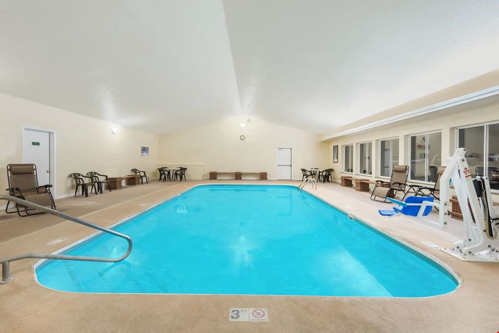 Hawthorn Suites - Seville, OH