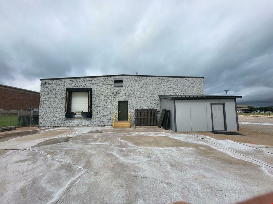 913 N 17th St - Westport Industrial