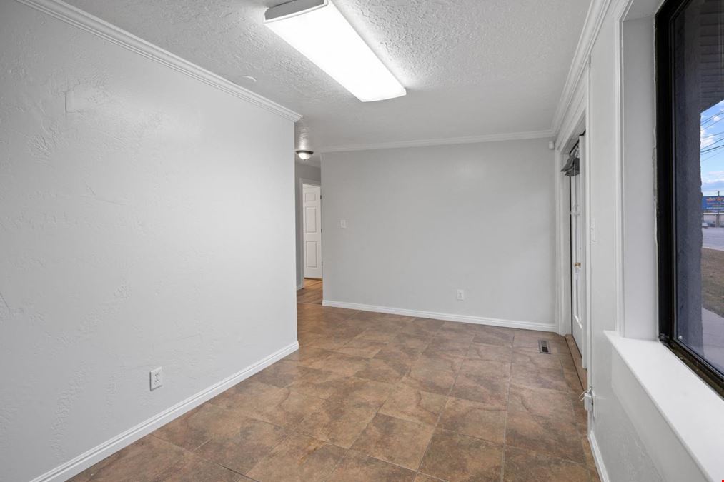 9386 S Redwood Rd