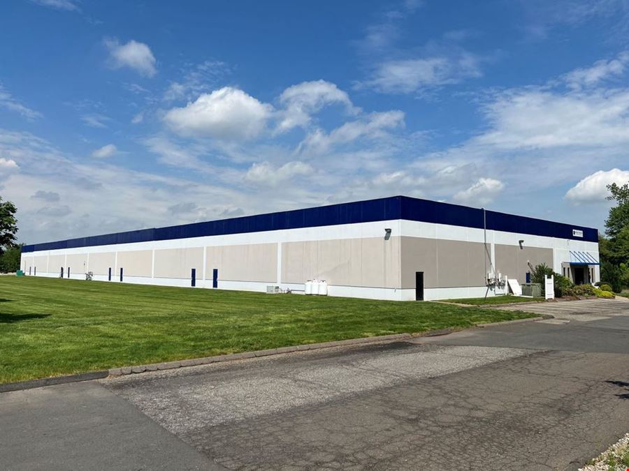 24,940 SF Industrial Space
